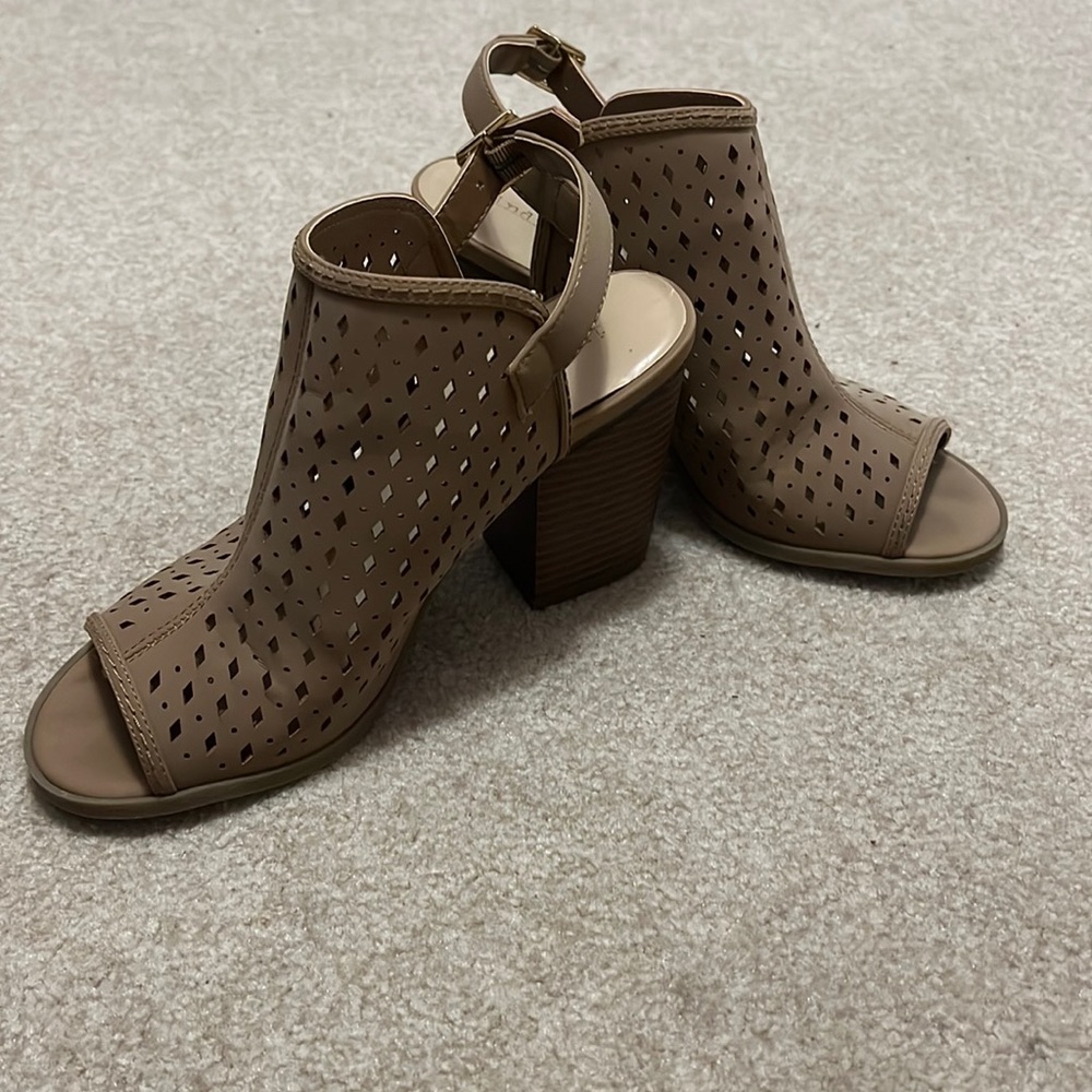 Size 7 heels